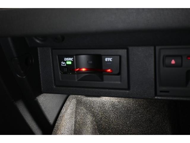 すっきりとインストールされた純正ビルトインＥＴＣ。見た目もさることながら実用性も充分です。