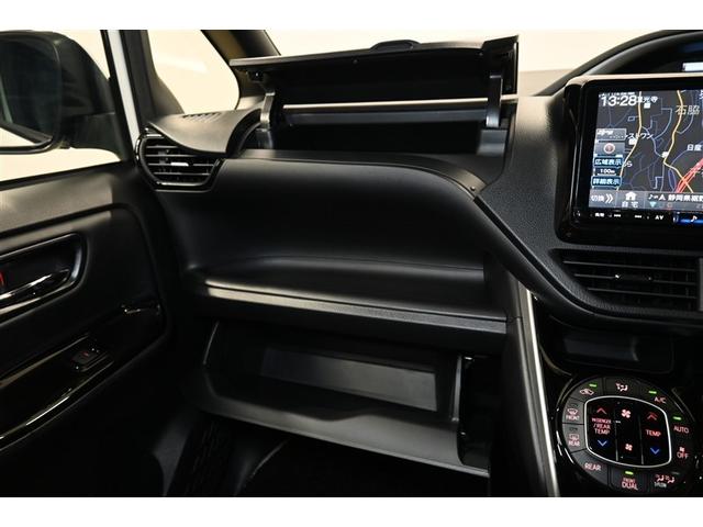 ヴォクシー ハイブリッドＺＳ　煌ＩＩＩ　ハイブリッド　衝突被害軽減システム　両側電動スライド　オートクルーズコントロール　ＬＥＤヘッドランプ　メモリーナビ　後席モニター　バックカメラ　ＥＴＣ　ドラレコ　フルセグ　ミュージックプレイヤー接続可（17枚目）