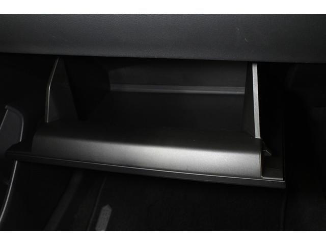 カローラクロス ハイブリッド　Ｚ　ハイブリッド　衝突被害軽減システム　オートクルーズコントロール　ＬＥＤヘッドランプ　１００Ｖ電源　メモリーナビ　バックカメラ　ＥＴＣ　ドラレコ　フルセグ　ミュージックプレイヤー接続可　アルミホイール（19枚目）