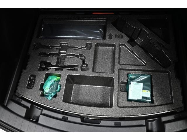 カローラツーリング ハイブリッド　ダブルバイビー　ハイブリッド　衝突被害軽減システム　オートクルーズコントロール　ＬＥＤヘッドランプ　１００Ｖ電源　メモリーナビ　バックカメラ　ＥＴＣ　ドラレコ　フルセグ　ミュージックプレイヤー接続可　アルミホイール（32枚目）