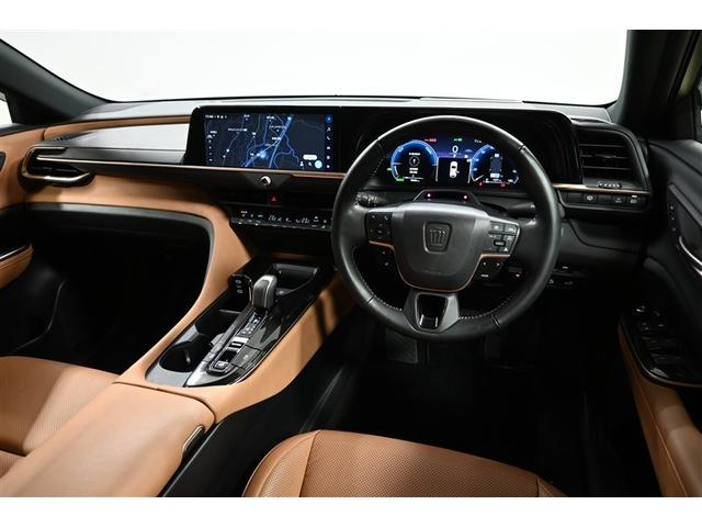 クラウンスポーツ Ｚ　４ＷＤ　ハイブリッド　衝突被害軽減システム　革シート　オートクルーズコントロール　ＬＥＤヘッドランプ　１００Ｖ電源　メモリーナビ　バックカメラ　ＥＴＣ　ドラレコ　フルセグ　ミュージックプレイヤー接続可（4枚目）