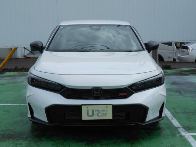 シビック RS 6速MT車 初度令和7年1月14日 走行7814km 車検令和10年1月13日テールゲートスポイラーウイングタイプ装着無限ベンチレーテッドバイザー装着グーグル搭載9インチホンダコネクトディスプレイ装備(2枚目)