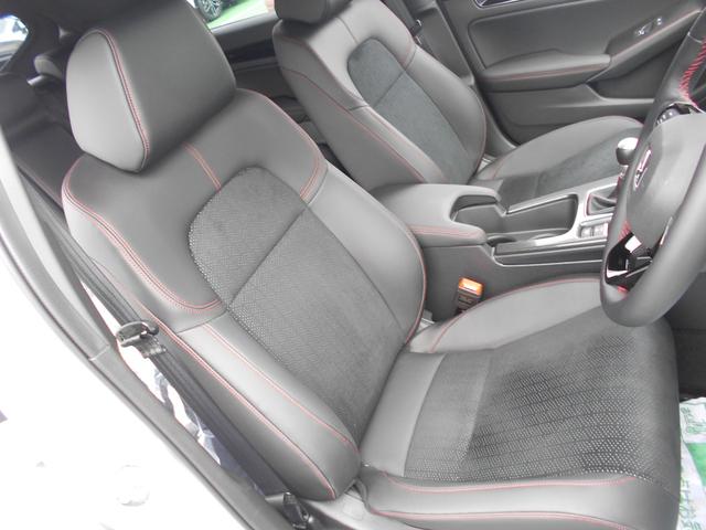 シビック RS 6速MT車 初度令和7年1月14日 走行7814km 車検令和10年1月13日テールゲートスポイラーウイングタイプ装着無限ベンチレーテッドバイザー装着グーグル搭載9インチホンダコネクトディスプレイ装備(35枚目)
