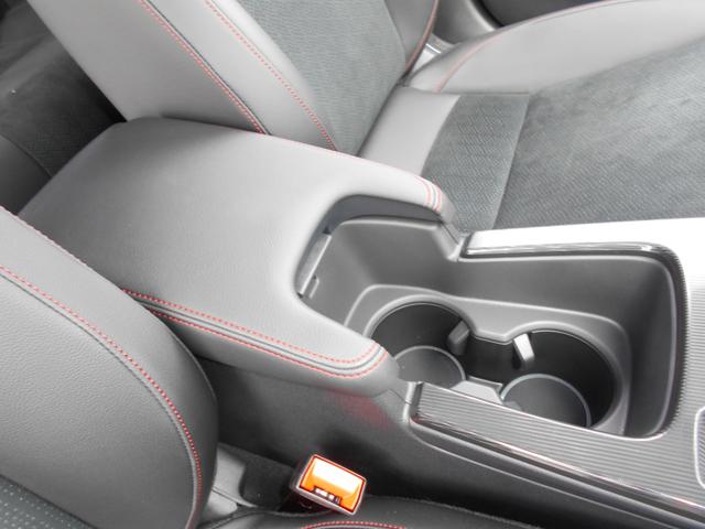 シビック RS 6速MT車 初度令和7年1月14日 走行7814km 車検令和10年1月13日テールゲートスポイラーウイングタイプ装着無限ベンチレーテッドバイザー装着グーグル搭載9インチホンダコネクトディスプレイ装備(36枚目)
