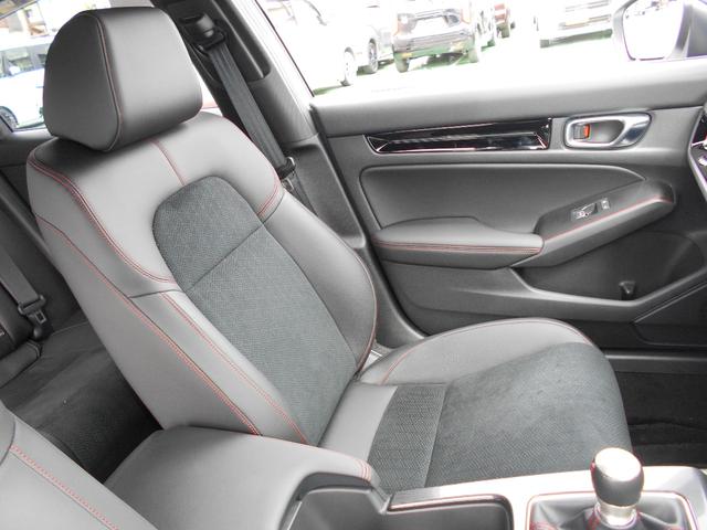 シビック RS 6速MT車 初度令和7年1月14日 走行7814km 車検令和10年1月13日テールゲートスポイラーウイングタイプ装着無限ベンチレーテッドバイザー装着グーグル搭載9インチホンダコネクトディスプレイ装備(37枚目)