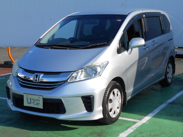 フリード Ｇ　ジャストセレクション　初度平成２７年４月　車検整備付き　走行８１９５９ＫＭ　３列シート７人乗り　２列目ベンチシート　両側スライドドア片側電動スライドドア　純正ナビ＋リヤカメラ＋ＥＴＣ＋フルセグ（4枚目）