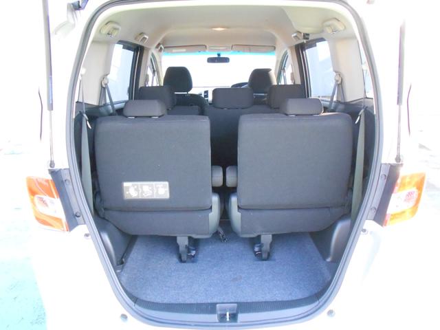 フリード Ｇ　ジャストセレクション　初度平成２７年４月　車検整備付き　走行８１９５９ＫＭ　３列シート７人乗り　２列目ベンチシート　両側スライドドア片側電動スライドドア　純正ナビ＋リヤカメラ＋ＥＴＣ＋フルセグ（13枚目）