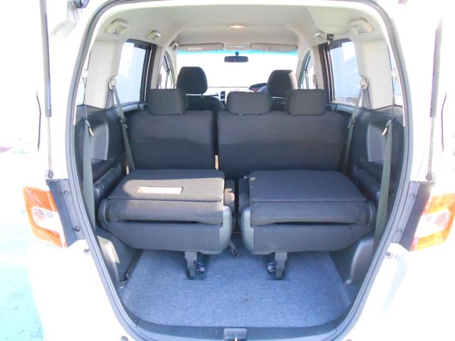 フリード Ｇ　ジャストセレクション　初度平成２７年４月　車検整備付き　走行８１９５９ＫＭ　３列シート７人乗り　２列目ベンチシート　両側スライドドア片側電動スライドドア　純正ナビ＋リヤカメラ＋ＥＴＣ＋フルセグ（14枚目）