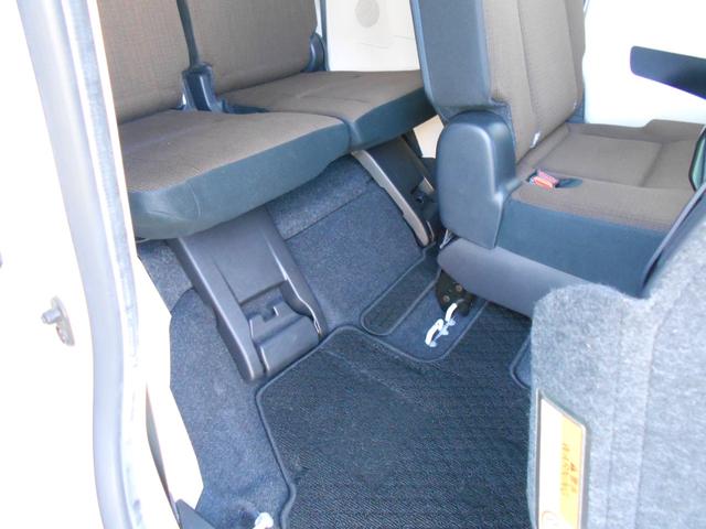 シエンタ Ｇ　車検整備付初度平成２８年８月走行５２２９５ＫＭ両側電動スライドドア３列シート７人乗りナビ＋リヤカメラ＋ＥＴＣ社外ＡＷ（17枚目）