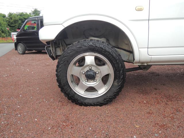 ジムニー XC リフトアップ&16AW&ジオランダーMT・F&Rショートバンパー・社外マフラー・HDDナビ&地デジフルセグTV・ETC・デフィブースト計・MOMOステアリング・シートカバー・ブローオフバルブ(19枚目)