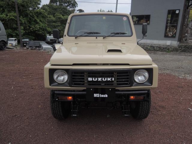 ジムニー ランドベンチャー　オールペイントベージュ・オートマチック・Ｆ＆Ｒショートバンパー・純正１６ＡＷマッドブラック仕様＆ジオランダー・ウッドステアリング・カロッツェリアＣＤ＆ＵＳＢ（4枚目）