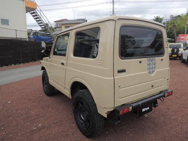 ジムニー ランドベンチャー　オールペイントベージュ・オートマチック・Ｆ＆Ｒショートバンパー・純正１６ＡＷマッドブラック仕様＆ジオランダー・ウッドステアリング・カロッツェリアＣＤ＆ＵＳＢ（7枚目）