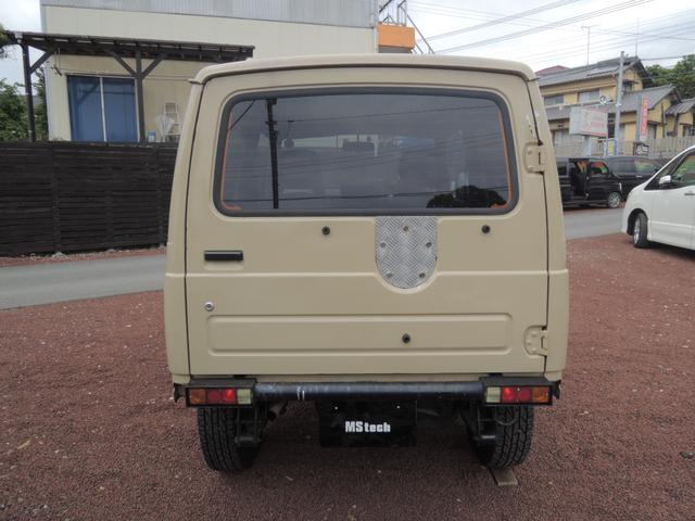 ジムニー ランドベンチャー　オールペイントベージュ・オートマチック・Ｆ＆Ｒショートバンパー・純正１６ＡＷマッドブラック仕様＆ジオランダー・ウッドステアリング・カロッツェリアＣＤ＆ＵＳＢ（8枚目）