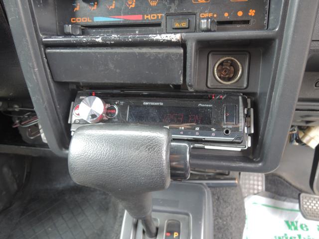 ジムニー ランドベンチャー　オールペイントベージュ・オートマチック・Ｆ＆Ｒショートバンパー・純正１６ＡＷマッドブラック仕様＆ジオランダー・ウッドステアリング・カロッツェリアＣＤ＆ＵＳＢ（13枚目）