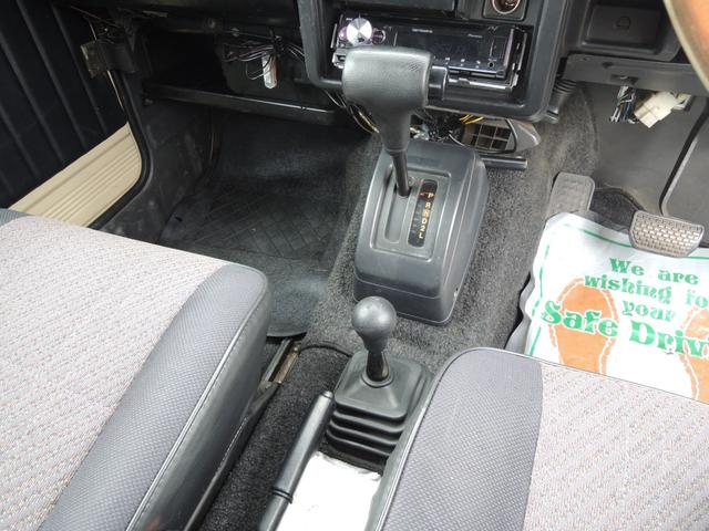 ジムニー ランドベンチャー　オールペイントベージュ・オートマチック・Ｆ＆Ｒショートバンパー・純正１６ＡＷマッドブラック仕様＆ジオランダー・ウッドステアリング・カロッツェリアＣＤ＆ＵＳＢ（14枚目）