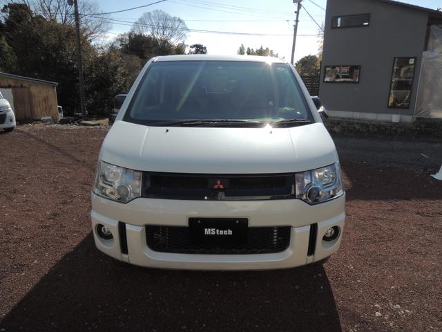 デリカD:5 G パワーパッケージ HDDナビ&地デジフルセグTV・ビルトインETC・スマートキー・パワースライドドア・パドルシフト・HIDヘッドライト・腰下同色ペイントジャオスリアアンダーカバー・タイミングチェーン式エンジン(3枚目)