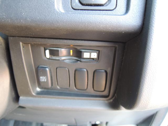 デリカD:5 G パワーパッケージ HDDナビ&地デジフルセグTV・ビルトインETC・スマートキー・パワースライドドア・パドルシフト・HIDヘッドライト・腰下同色ペイントジャオスリアアンダーカバー・タイミングチェーン式エンジン(16枚目)