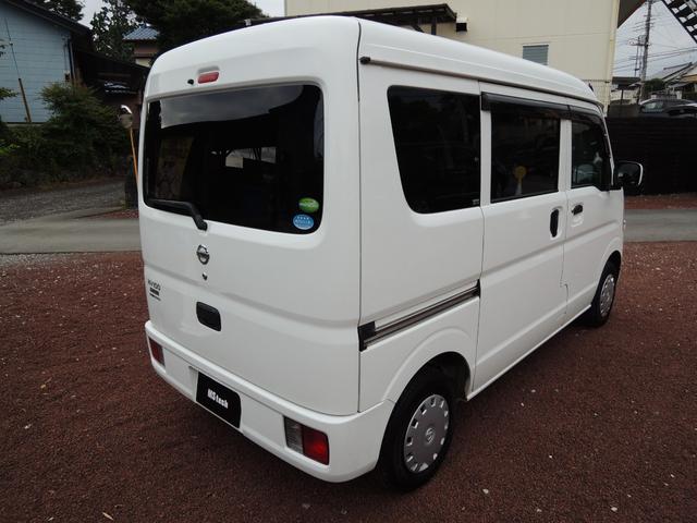 ＮＶ１００クリッパーバン ＧＸ　４速オートマ・ＥＴＣ・衝突軽減ブレーキ・全席パワーウインド・電動格納ミラー・キーレス・オーバーヘッドコンソール・純正ＣＤ・両側スライドドア・リアシート分割格納式・ハイルーフ・走行６．４万ｋｍ（8枚目）