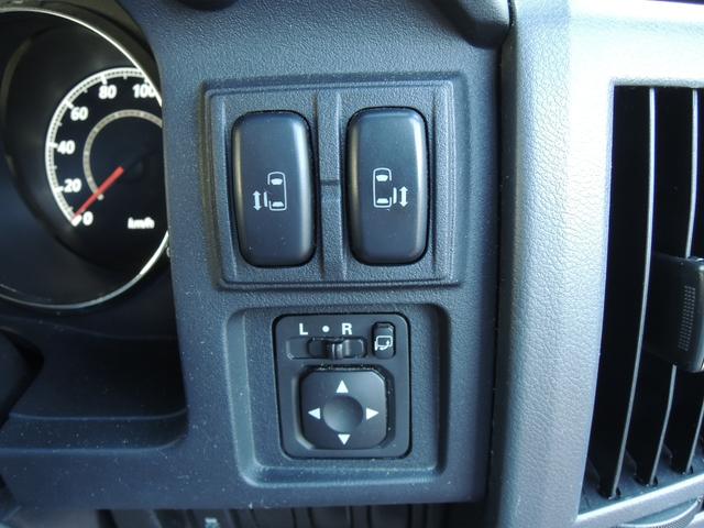 デリカＤ：５ シャモニー　特別仕様車・両側パワースライドドア・純正ＨＤＤナビ＆地デジフルセグＴＶ・ＥＴＣ・バックカメラ・フロント＆サイドカメラ・ウッドコンビハンドル・スマートキー・ＨＩＤヘッドライト・純正１８ＡＷ（16枚目）