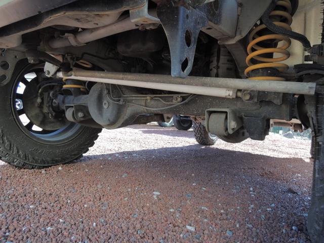 ジムニー ＦＩＳフリースタイルワールドカップリミテッド　特別仕様車　５速マニュアル　リフトアップＫＩＴ　社外１６ＡＷ　ヨコハマジオランダータイヤ　Ｆショートバンパー　アンダーガード　ＬＥＤヘッドライト　シートヒーター　ＭＯＭＯステアリング　Ｔチェーン式（23枚目）