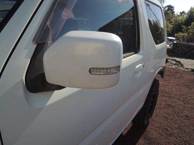 ジムニー ＦＩＳフリースタイルワールドカップリミテッド　特別仕様車　５速マニュアル　リフトアップＫＩＴ　社外１６ＡＷ　ヨコハマジオランダータイヤ　Ｆショートバンパー　アンダーガード　ＬＥＤヘッドライト　シートヒーター　ＭＯＭＯステアリング　Ｔチェーン式（25枚目）