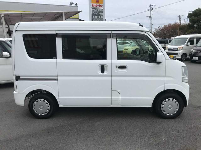 ミニキャブバン ブラボー　キーレス　電動格納ミラー　オーバーヘッドコンソール　ポータブルナビ　ＥＴＣ（4枚目）