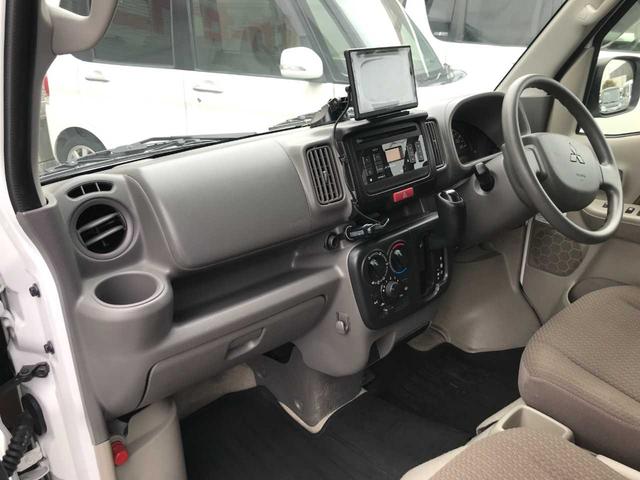 ミニキャブバン ブラボー　キーレス　電動格納ミラー　オーバーヘッドコンソール　ポータブルナビ　ＥＴＣ（15枚目）