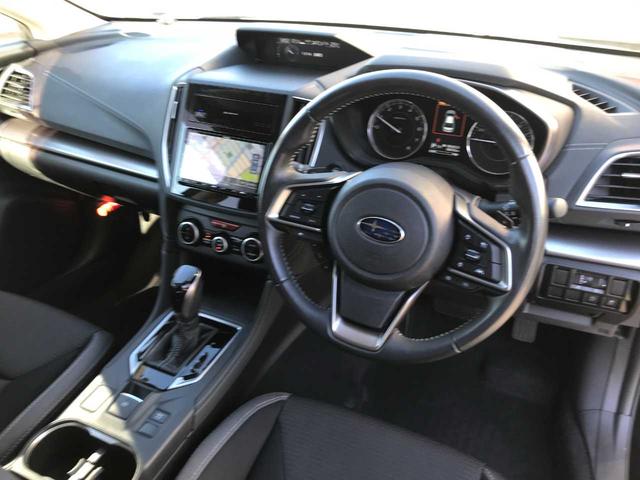 インプレッサスポーツ 2.0i-Lアイサイト スマートキー ブレーキサポート 車線逸脱警報 横滑防止 レーダークルーズ アイドリングストップ フロントフォグランプ 社外ナビKMX-H703(CD/DVD/SD/BTオーディオ/USB)(13枚目)