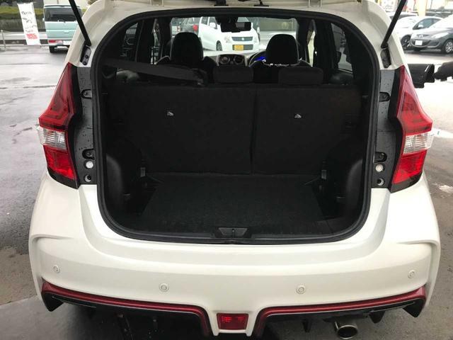 ノート ニスモ　スマートキー　ブレーキサポート　横滑防止　アイドリングストップ　オートライト　オートミラー　純正ナビＭＭ３１８Ｄ－Ｗ（ＣＤ／ＤＶＤ／ＳＤ／ＢＴオーディオ／ＭＳ）　アラウンドビューモニター（11枚目）