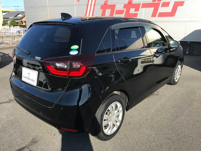 フィット ホーム　スマートキー　ブレーキサポート　レーダークルーズ　アイドリングストップ　横滑防止　オートライト　オートパーキング／ＨＯＬＤ　純正ナビＶＸＵ－２０５ＦＴｉ（5枚目）