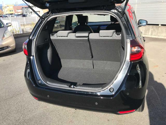 フィット ホーム　スマートキー　ブレーキサポート　レーダークルーズ　アイドリングストップ　横滑防止　オートライト　オートパーキング／ＨＯＬＤ　純正ナビＶＸＵ－２０５ＦＴｉ（11枚目）