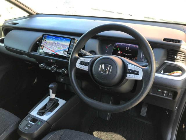 フィット ホーム　スマートキー　ブレーキサポート　レーダークルーズ　アイドリングストップ　横滑防止　オートライト　オートパーキング／ＨＯＬＤ　純正ナビＶＸＵ－２０５ＦＴｉ（13枚目）