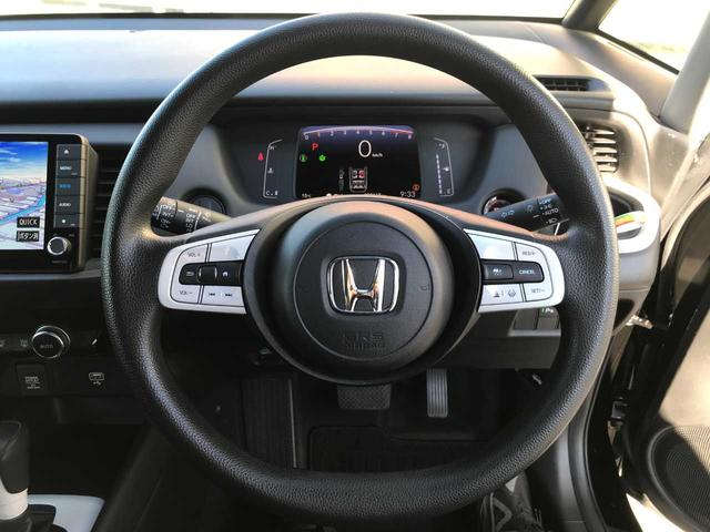 フィット ホーム　スマートキー　ブレーキサポート　レーダークルーズ　アイドリングストップ　横滑防止　オートライト　オートパーキング／ＨＯＬＤ　純正ナビＶＸＵ－２０５ＦＴｉ（18枚目）