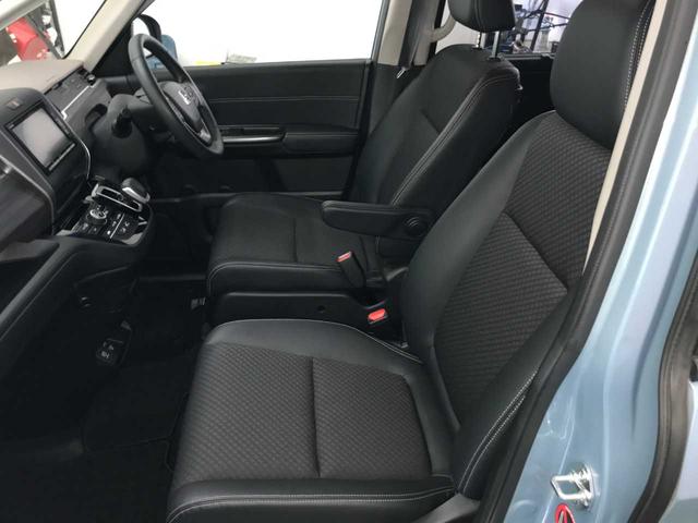 フリード+ハイブリッド ハイブリッドG・ホンダセンシング スマートキー ブレーキサポート 車線逸脱警報 レーダークルーズ アイドリングストップ 純正ナビ(CD/DVD/SD/BTオーディオ/フルセグ) バックカメラ ETC USB電源 オートライト(17枚目)