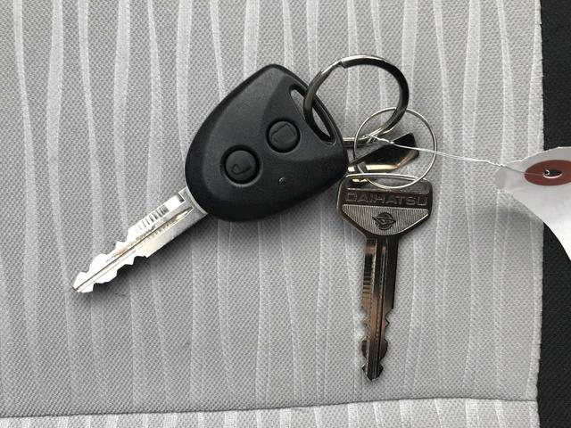 ミライース Ｌ　ＳＡＩＩＩ　キーレス　ブレーキサポート　車線逸脱警報　アイドリングストップ　横滑防止　オートハイビーム　純正ナビＮＭＺＫ－Ｗ７０Ｄ（ＣＤ／ＤＶＤ／ＳＤ／ＢＴオーディオ／ＵＳＢ／フルセグ）　バックカメラ　ＥＴＣ（30枚目）