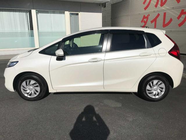 フィット １３Ｇ・Ｆパッケージ　スマートキー　アイドリングストップ　横滑防止　純正ナビＶＸＭ－１６４ＣＳｉ（ＣＤ／ＢＴオーディオ／ＡＭＦＭ／ワンセグ）　バックカメラ　ＥＴＣ　オートライト　オートミラー（8枚目）