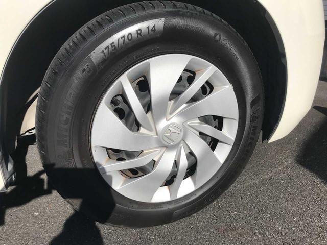 フィット １３Ｇ・Ｆパッケージ　スマートキー　アイドリングストップ　横滑防止　純正ナビＶＸＭ－１６４ＣＳｉ（ＣＤ／ＢＴオーディオ／ＡＭＦＭ／ワンセグ）　バックカメラ　ＥＴＣ　オートライト　オートミラー（9枚目）