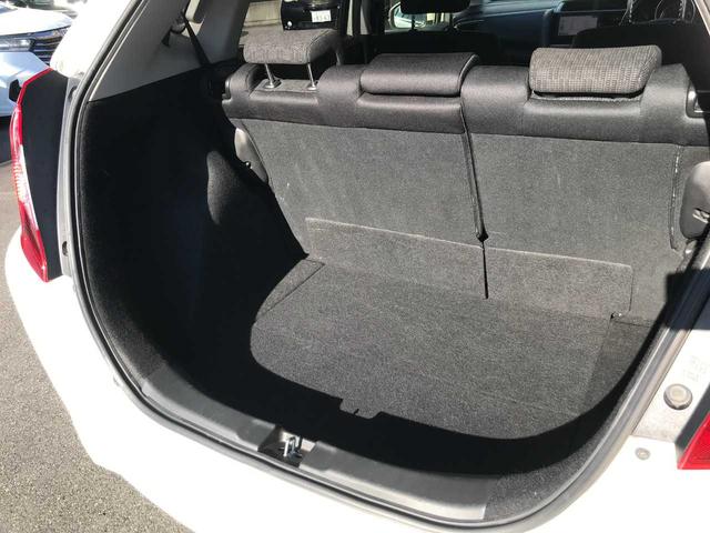 フィット １３Ｇ・Ｆパッケージ　スマートキー　アイドリングストップ　横滑防止　純正ナビＶＸＭ－１６４ＣＳｉ（ＣＤ／ＢＴオーディオ／ＡＭＦＭ／ワンセグ）　バックカメラ　ＥＴＣ　オートライト　オートミラー（12枚目）