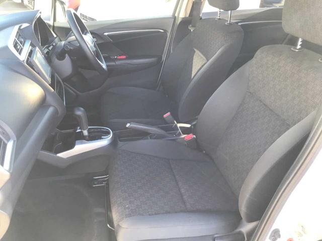 フィット １３Ｇ・Ｆパッケージ　スマートキー　アイドリングストップ　横滑防止　純正ナビＶＸＭ－１６４ＣＳｉ（ＣＤ／ＢＴオーディオ／ＡＭＦＭ／ワンセグ）　バックカメラ　ＥＴＣ　オートライト　オートミラー（16枚目）