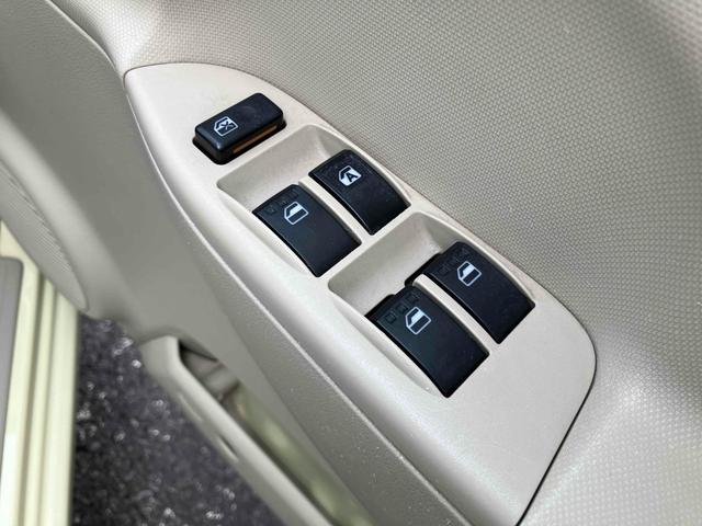 エッセ Ｘ　キーレスエントリー　電動格納ミラー　ＡＴ　盗難防止システム　ＣＤ　衝突安全ボディ　エアコン　パワーステアリング　パワーウィンドウ（8枚目）