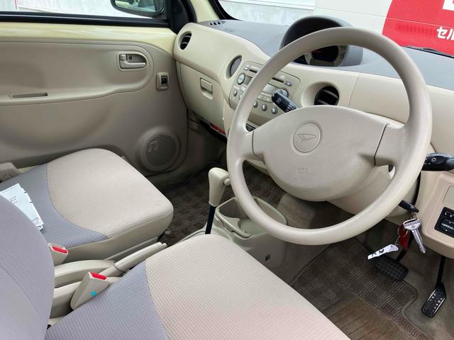 エッセ Ｘ　キーレスエントリー　電動格納ミラー　ＡＴ　盗難防止システム　ＣＤ　衝突安全ボディ　エアコン　パワーステアリング　パワーウィンドウ（9枚目）