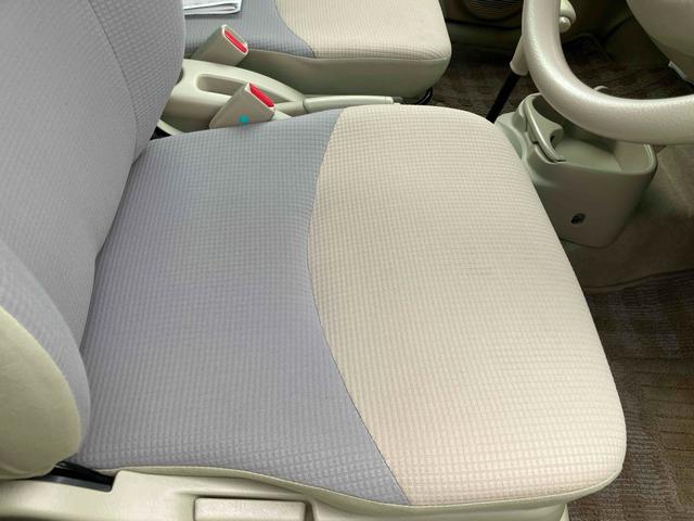 エッセ Ｘ　キーレスエントリー　電動格納ミラー　ＡＴ　盗難防止システム　ＣＤ　衝突安全ボディ　エアコン　パワーステアリング　パワーウィンドウ（11枚目）