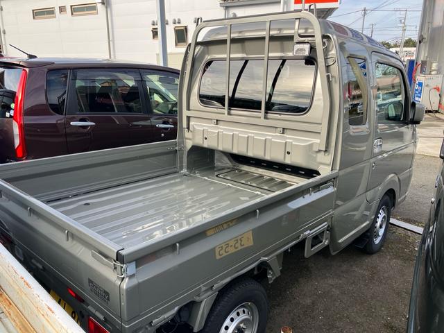 スーパーキャリイ Ｘ　４ＷＤ　オートマ　届出済未使用車　セーフティーサポート　メーカー保証継承　ＬＥＤヘッドライト　電動格納ミラー　キーレスエントリー（5枚目）