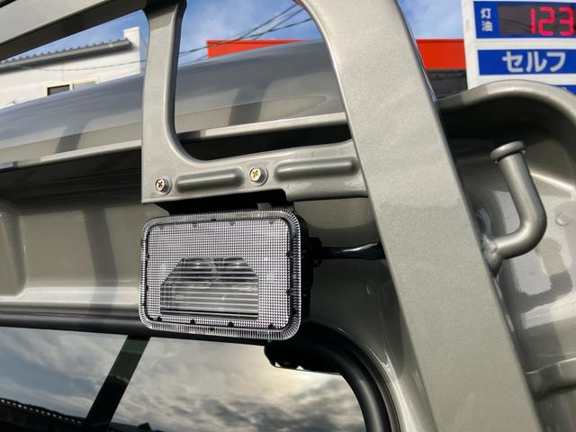 スーパーキャリイ Ｘ　４ＷＤ　オートマ　届出済未使用車　セーフティーサポート　メーカー保証継承　ＬＥＤヘッドライト　電動格納ミラー　キーレスエントリー（7枚目）