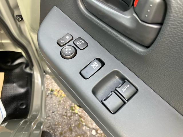 スーパーキャリイ Ｘ　４ＷＤ　オートマ　届出済未使用車　セーフティーサポート　メーカー保証継承　ＬＥＤヘッドライト　電動格納ミラー　キーレスエントリー（9枚目）