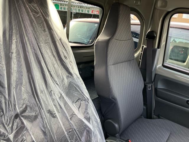 スーパーキャリイ Ｘ　４ＷＤ　オートマ　届出済未使用車　セーフティーサポート　メーカー保証継承　ＬＥＤヘッドライト　電動格納ミラー　キーレスエントリー（11枚目）