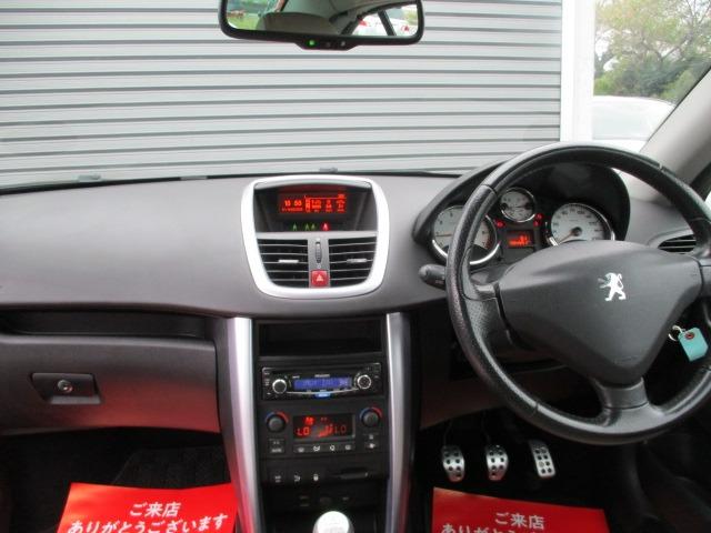 ２０７ ＣＣ　ＧＴ　ＣＣ　ＧＴ　５速ＭＴ　ターボ　電動オープン　本革　シートヒーター左右独立フルオートＡＣ　ＣＤ　ＥＴＣインフォメーションディスプレイ　オートライト　スーパースプリントマフラー　レッドキャリパー　１６ＡＷ（10枚目）
