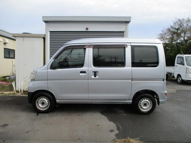 ハイゼットカーゴ ＤＸ　ＳＡＩＩＩ　ワンオーナー禁煙車　スマアシＩＩＩ　ケンウッドナビ　フルセグＴＶ　ＣＤ／ＤＶＤ　ブルートゥース　ＥＴＣ　ドラレコ　ツィーター　ＬＥＤライト　ＬＥＤポジションＬＥＤバックランプ　ドアバイザー（4枚目）