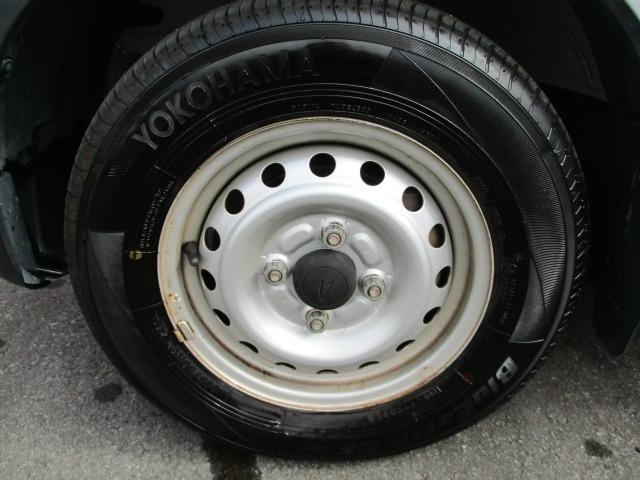 ハイゼットカーゴ ＤＸ　ＳＡＩＩＩ　ワンオーナー禁煙車　スマアシＩＩＩ　ケンウッドナビ　フルセグＴＶ　ＣＤ／ＤＶＤ　ブルートゥース　ＥＴＣ　ドラレコ　ツィーター　ＬＥＤライト　ＬＥＤポジションＬＥＤバックランプ　ドアバイザー（8枚目）