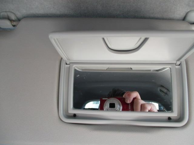 スイフト １．３ＸＧ　４ＷＤ　５速マニュアル　ナビ　ＣＤ／ＤＶＤ　オートエアコン　フロント左右シートヒーター　ワイパーデアイサー　ヒーテッドドアミラー　純正セキュリティ　スマートキー　キーフリー　１４インチＡＷ（22枚目）